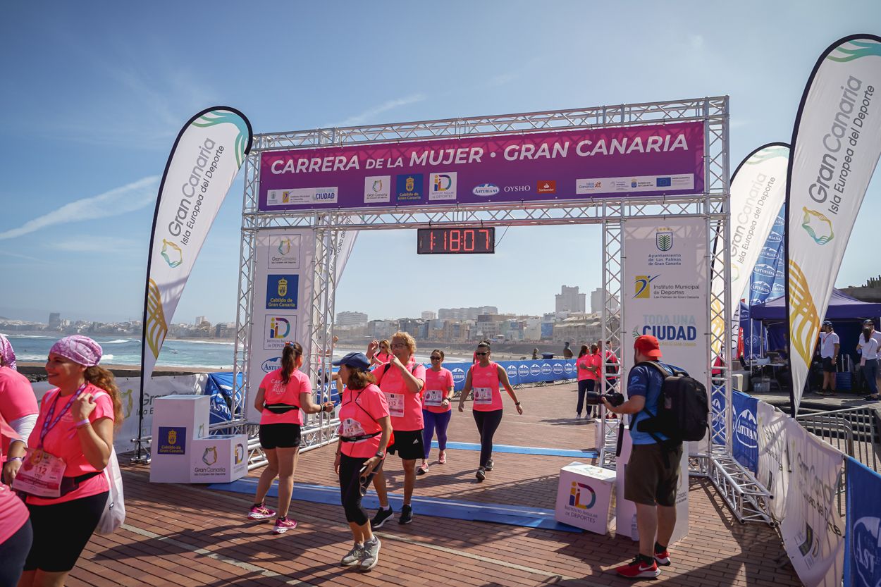 Las fotos de meta de la Carrera de la Mujer de Gran Canaria 12 17 17 15701 O