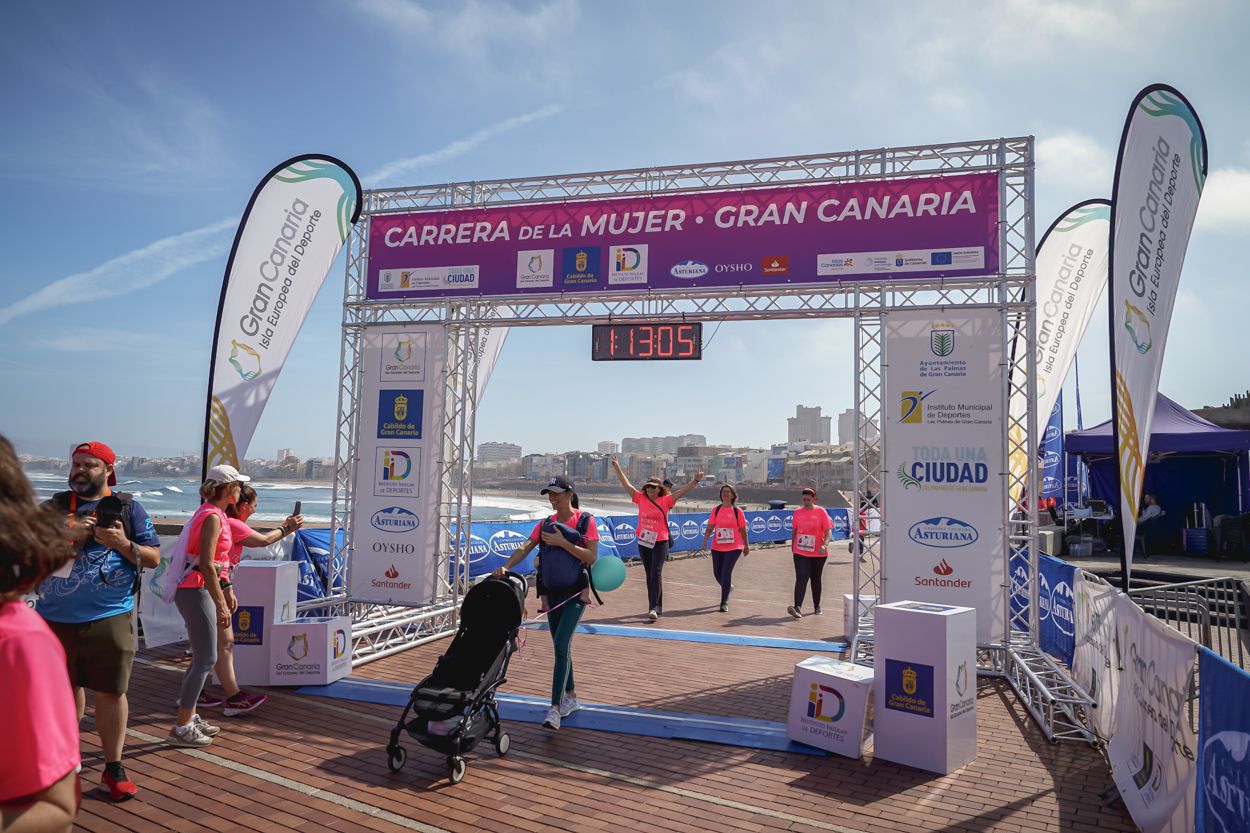 Las fotos de meta de la Carrera de la Mujer de Gran Canaria 12 12 16 15701 O
