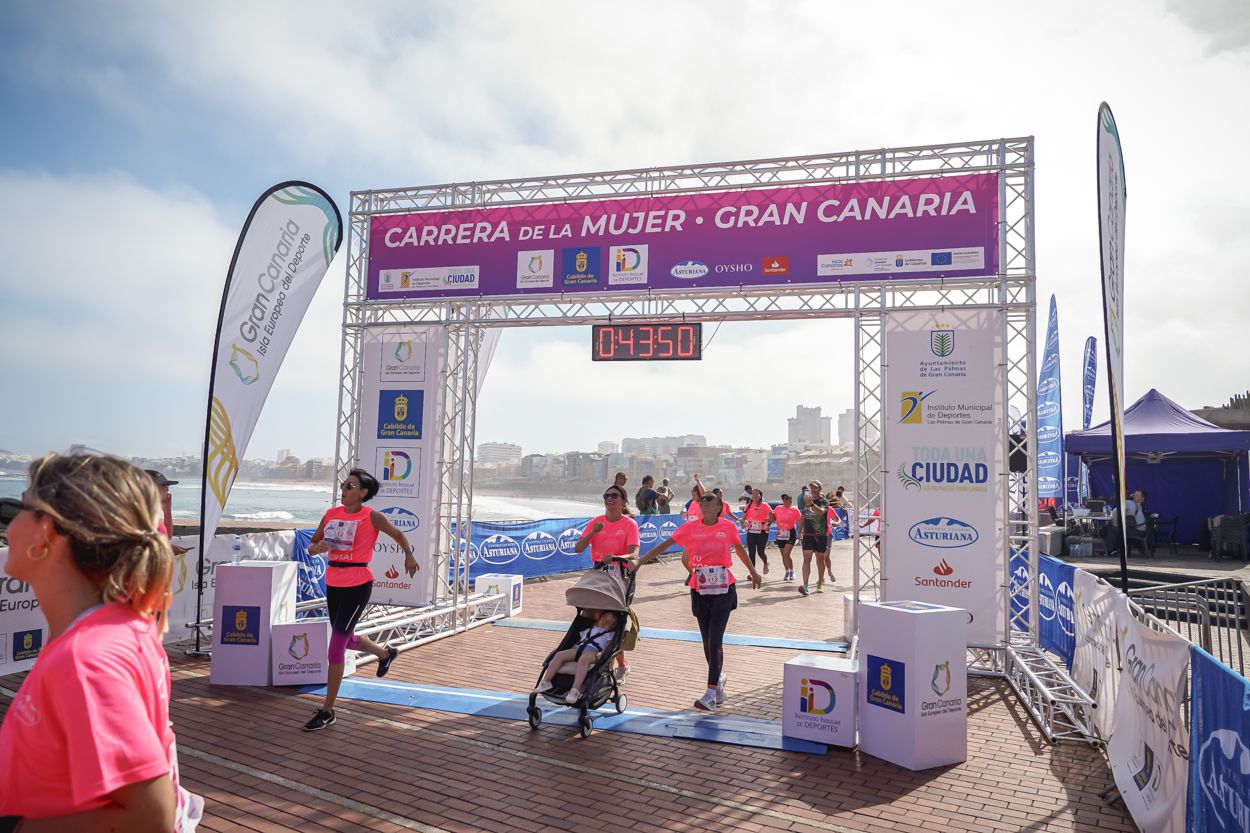 Las fotos de meta de la Carrera de la Mujer de Gran Canaria 11 43 00 15701 O
