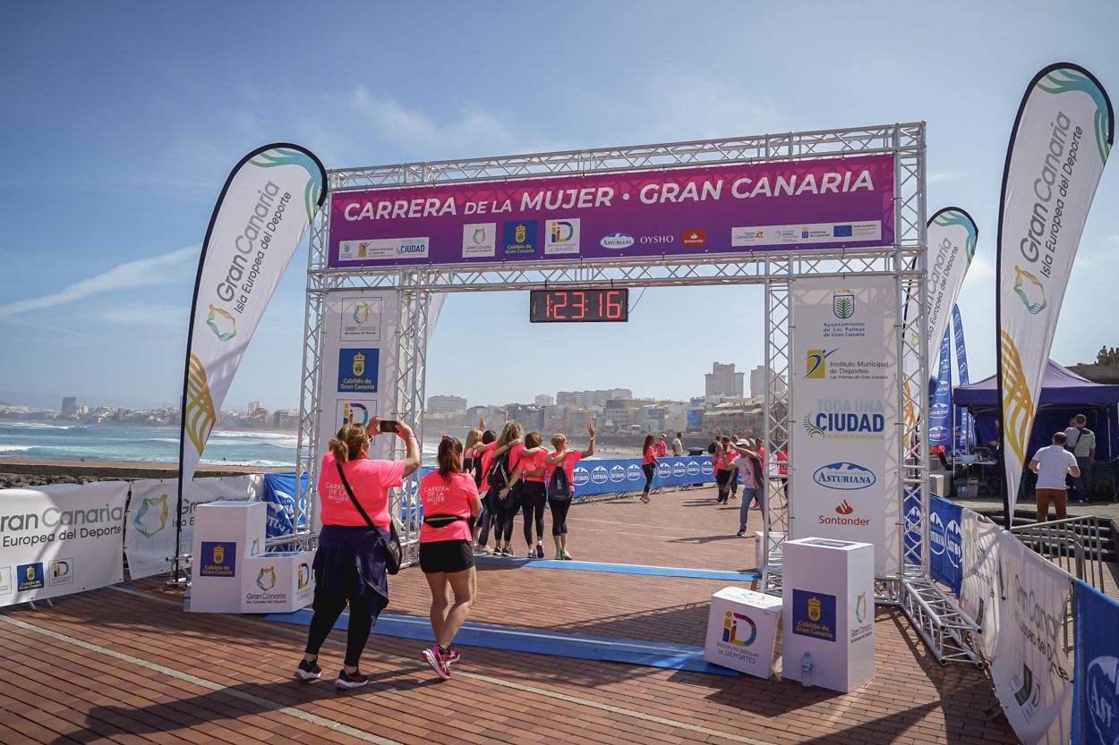 Las fotos de meta de la Carrera de la Mujer de Gran Canaria 12 22 27 15701 O