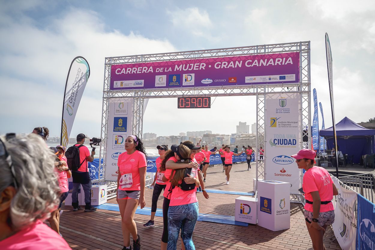 Las fotos de meta de la Carrera de la Mujer de Gran Canaria 11 38 11 15701 O
