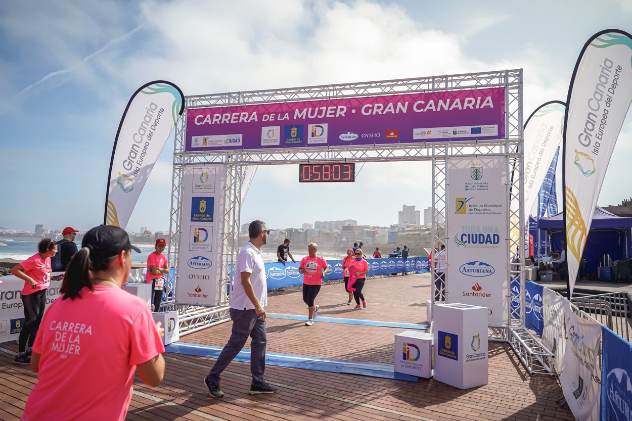 Las fotos de meta de la Carrera de la Mujer de Gran Canaria 11 57 14 15701 O
