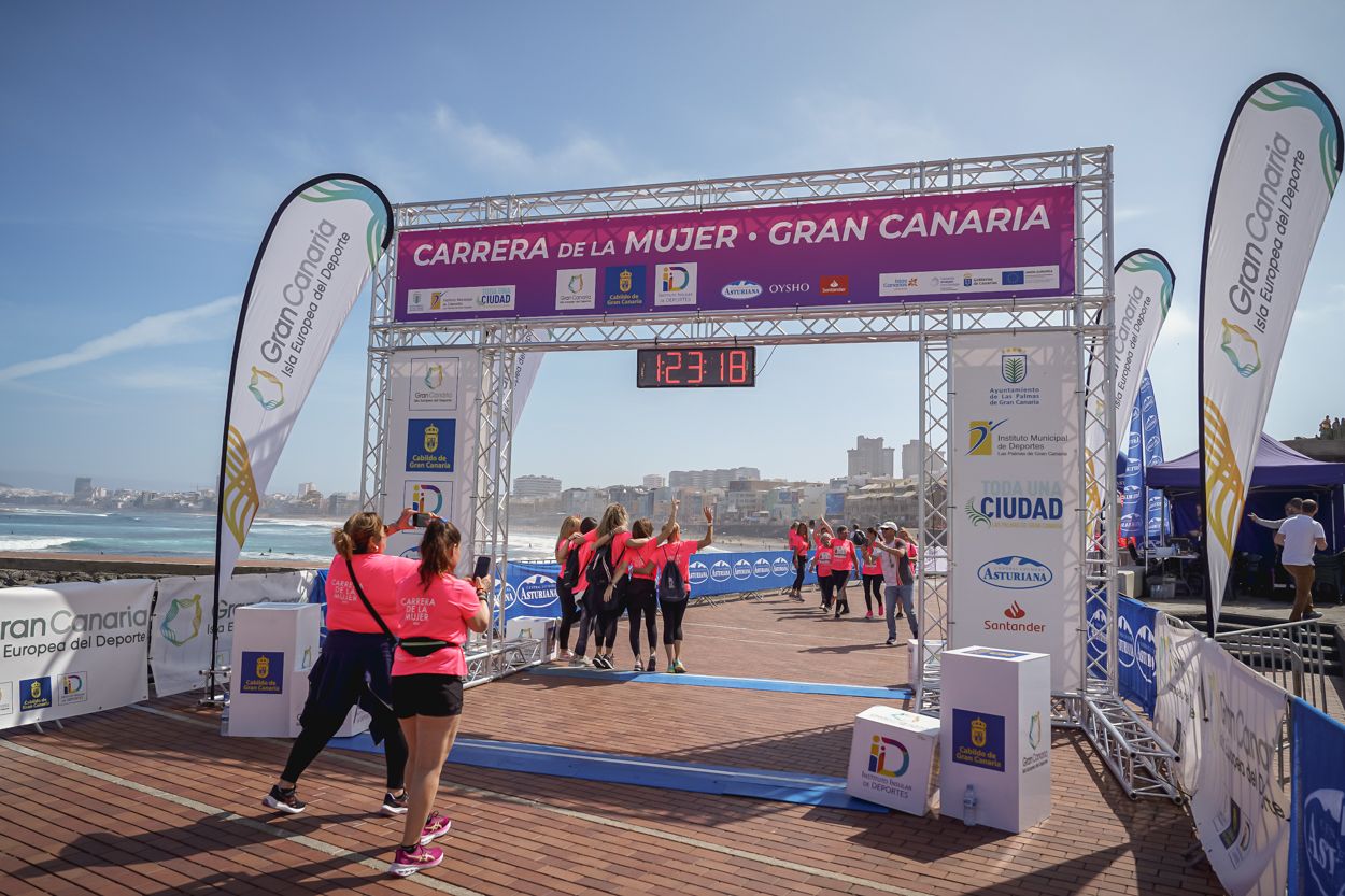 Las fotos de meta de la Carrera de la Mujer de Gran Canaria 12 22 29 15701 O
