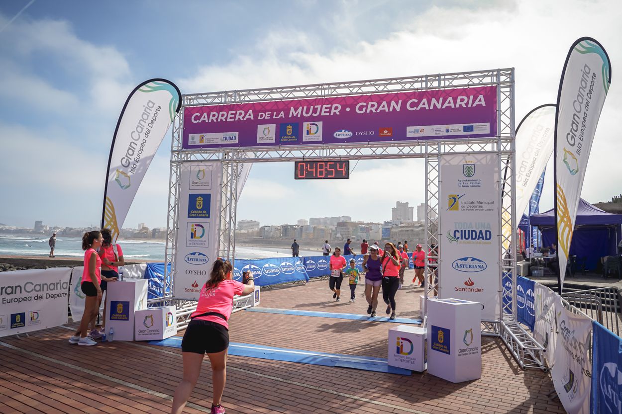 Las fotos de meta de la Carrera de la Mujer de Gran Canaria 11 48 05 15701 O