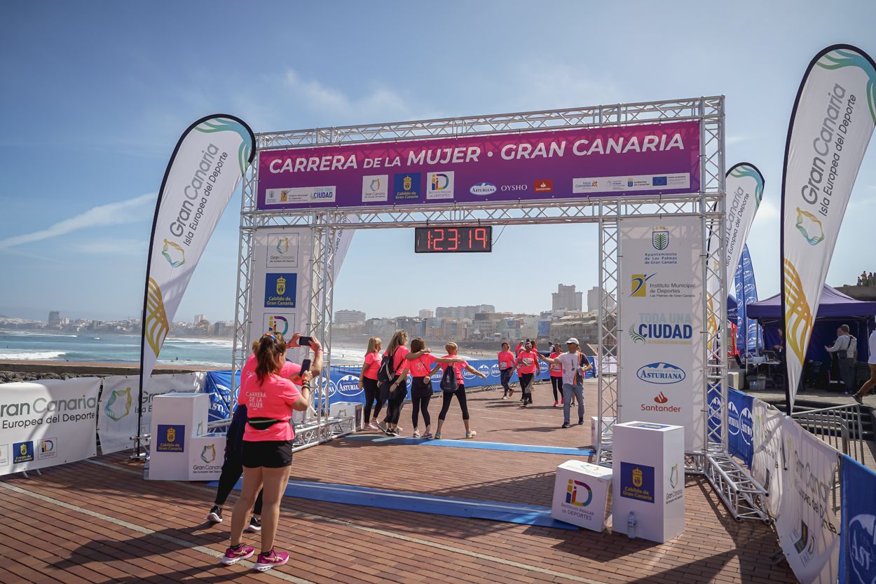 Las fotos de meta de la Carrera de la Mujer de Gran Canaria 12 22 30 15701 O