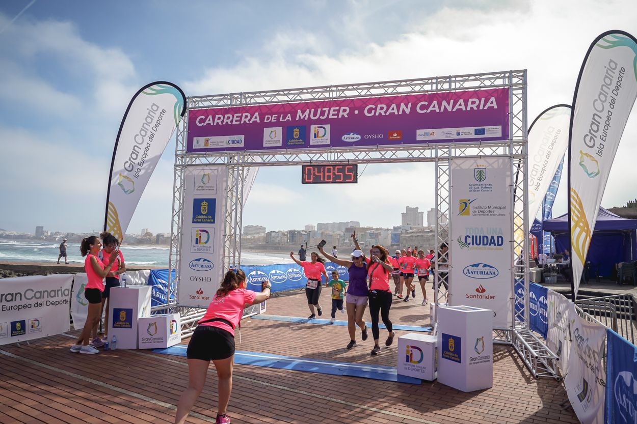 Las fotos de meta de la Carrera de la Mujer de Gran Canaria 11 48 06 15701 O