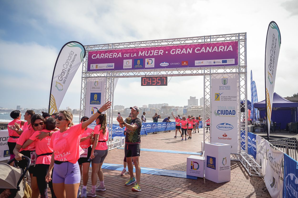 Las fotos de meta de la Carrera de la Mujer de Gran Canaria 11 43 08 15701 O