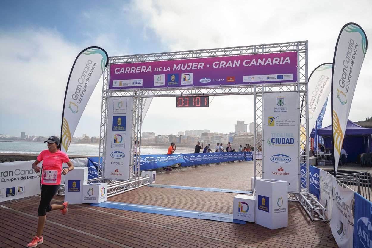 Las fotos de meta de la Carrera de la Mujer de Gran Canaria11 30 11 15701 O