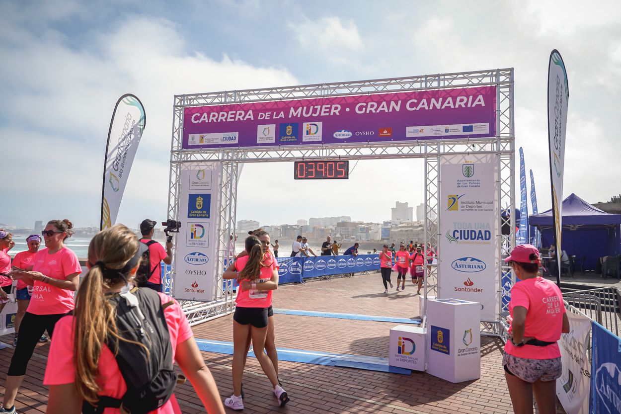 Las fotos de meta de la Carrera de la Mujer de Gran Canaria 11 38 16 15701 O