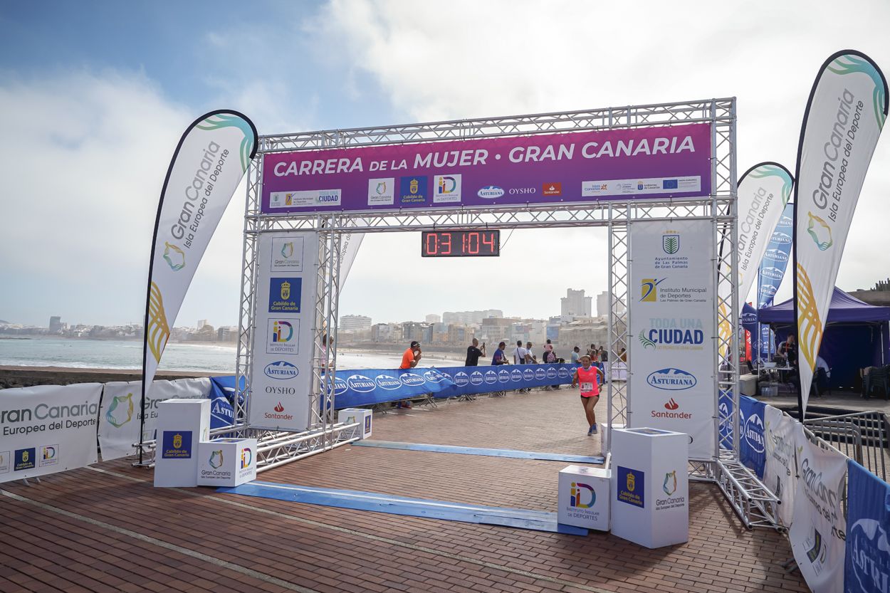 Las fotos de meta de la Carrera de la Mujer de Gran Canaria11 30 14 15701 O