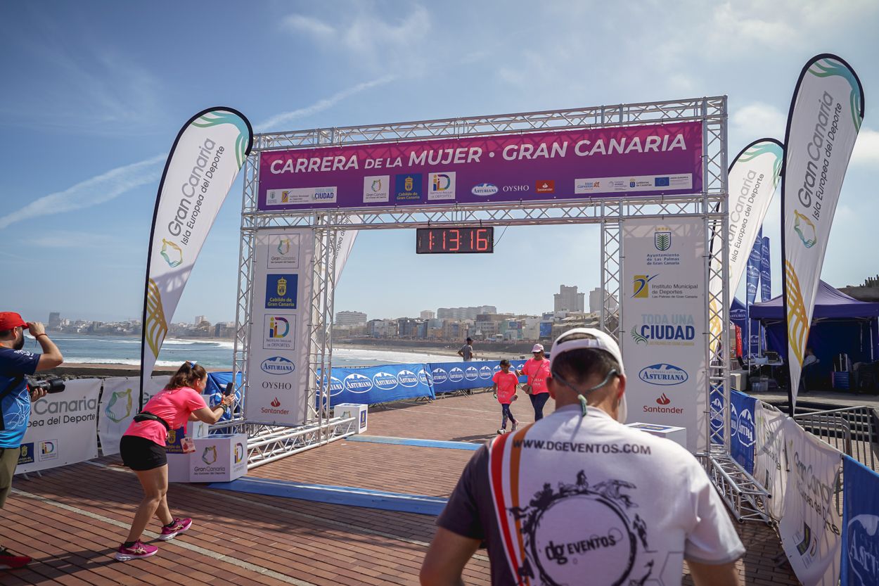 Las fotos de meta de la Carrera de la Mujer de Gran Canaria 12 12 27 15701 O