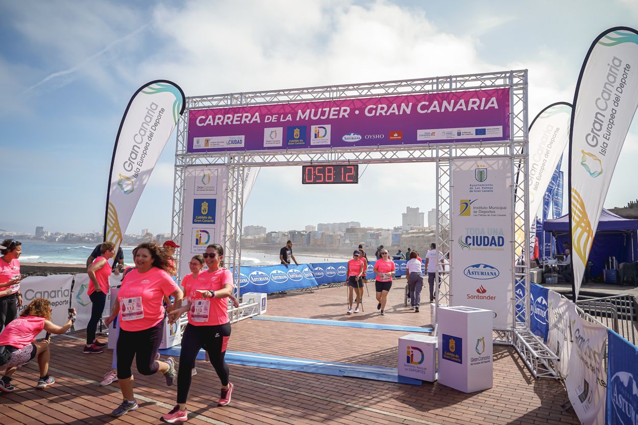 Las fotos de meta de la Carrera de la Mujer de Gran Canaria 11 57 22 15701 O