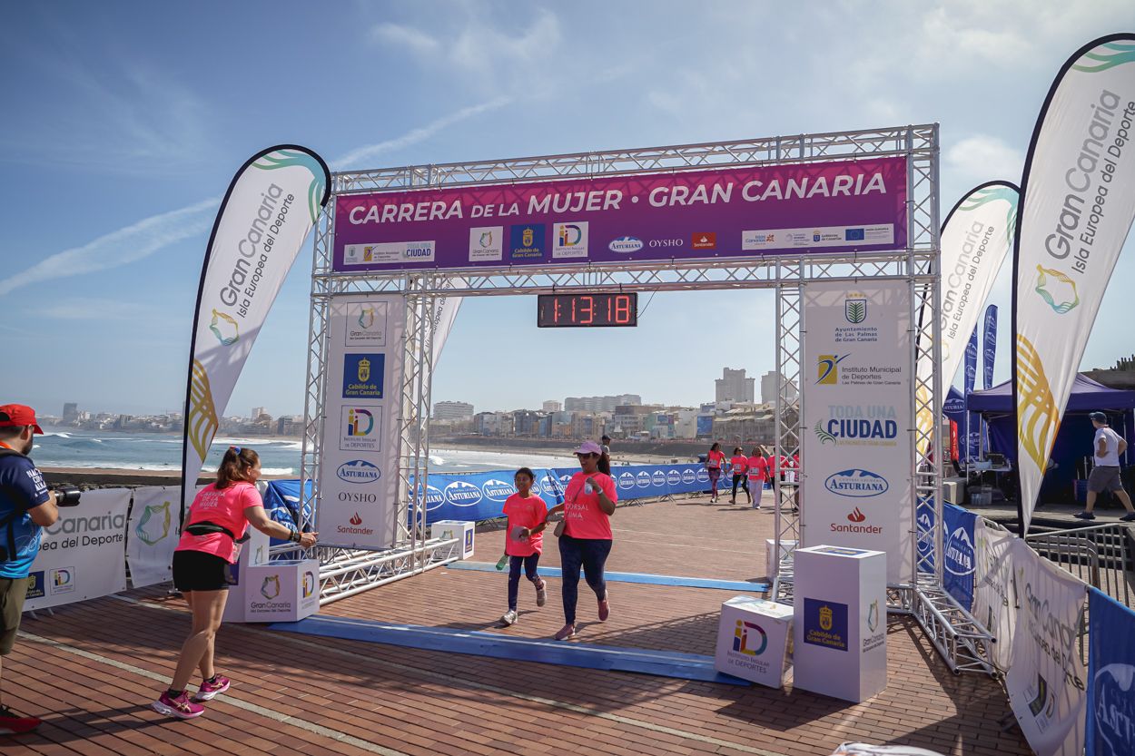 Las fotos de meta de la Carrera de la Mujer de Gran Canaria 12 12 29 15701 O