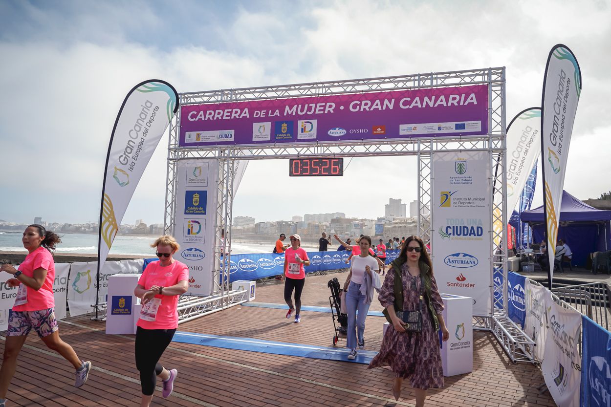 Las fotos de meta de la Carrera de la Mujer de Gran Canaria 11 34 37 15701 O