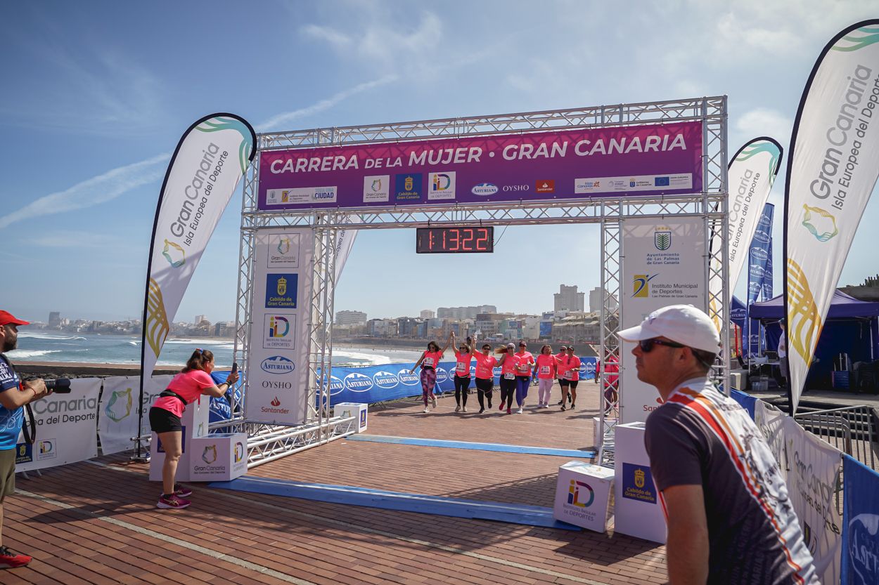 Las fotos de meta de la Carrera de la Mujer de Gran Canaria 12 12 33 15701 O