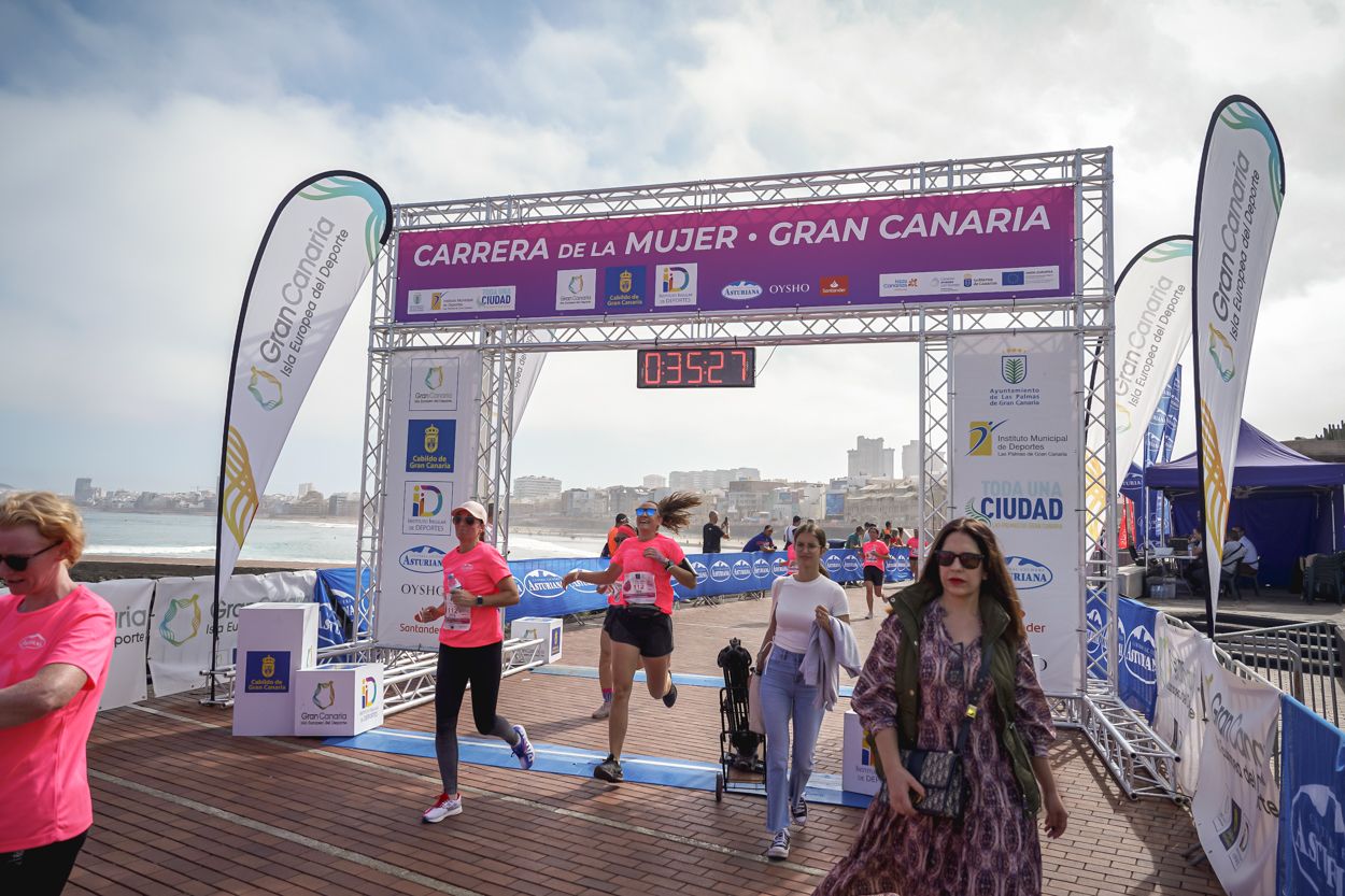 Las fotos de meta de la Carrera de la Mujer de Gran Canaria 11 34 38 15701 O