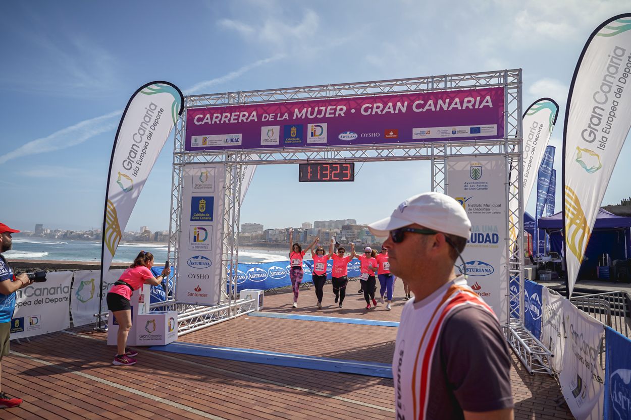 Las fotos de meta de la Carrera de la Mujer de Gran Canaria 12 12 34 15701 O