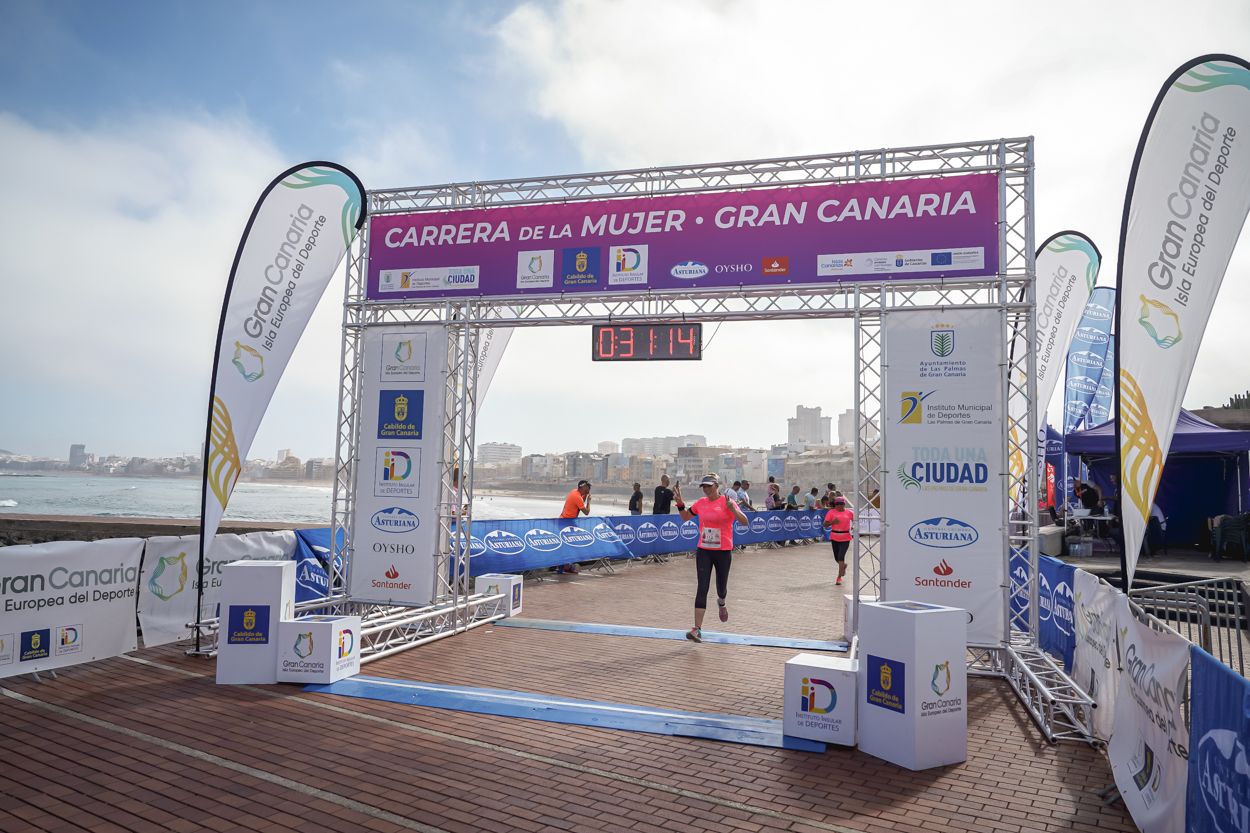 Las fotos de meta de la Carrera de la Mujer de Gran Canaria11 30 25 15701 O