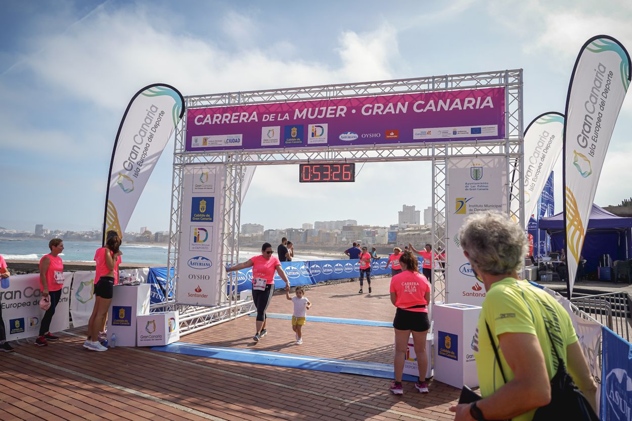 Las fotos de meta de la Carrera de la Mujer de Gran Canaria 11 52 37 15701 O