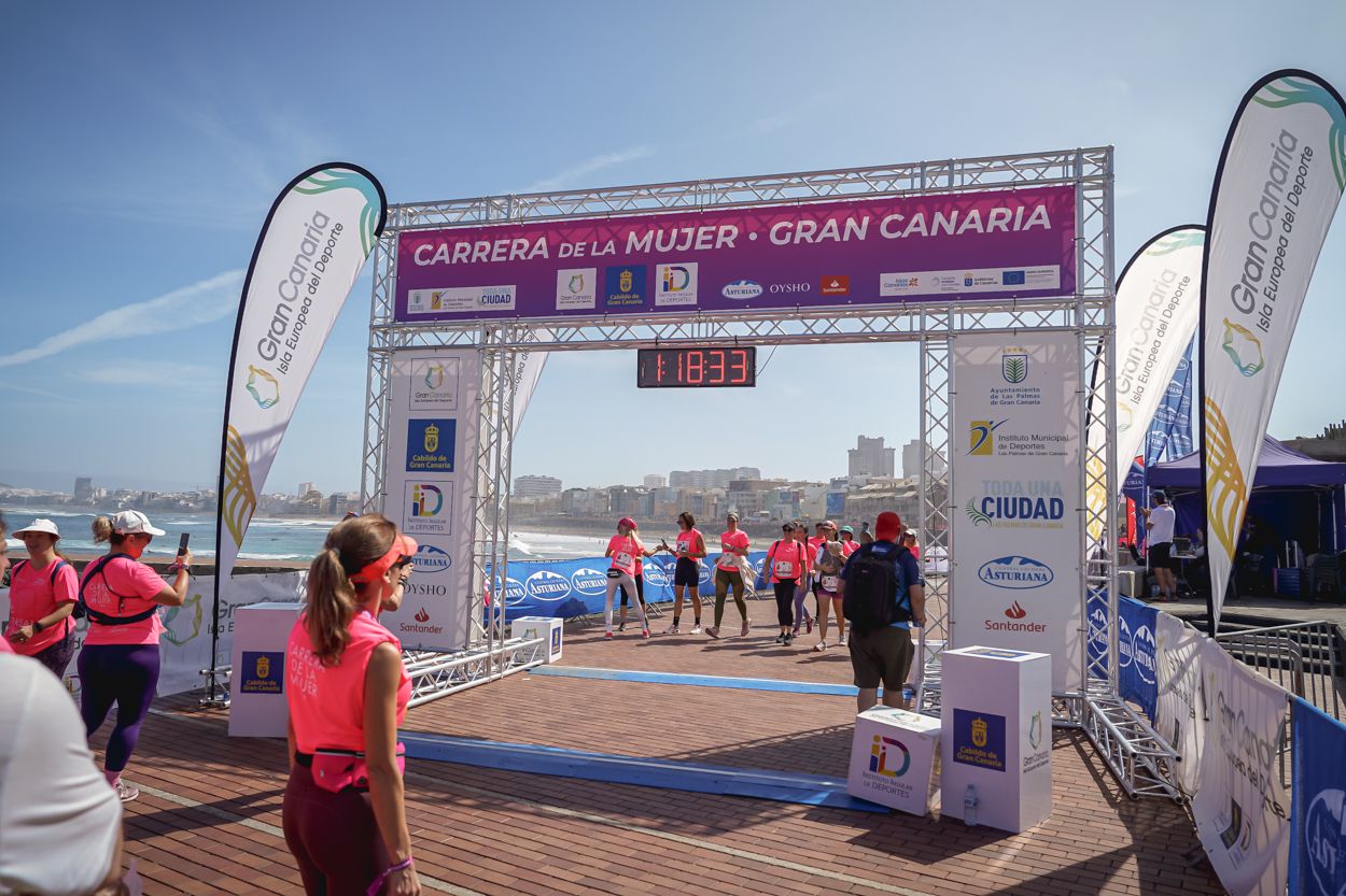 Las fotos de meta de la Carrera de la Mujer de Gran Canaria 12 17 44 15701 O
