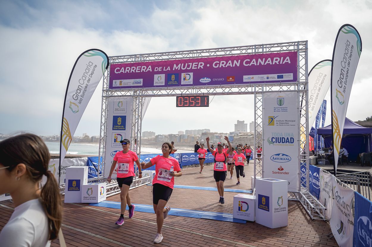 Las fotos de meta de la Carrera de la Mujer de Gran Canaria 11 34 42 15701 O