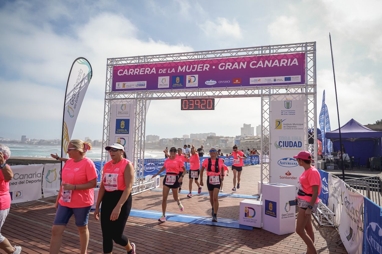 Las fotos de meta de la Carrera de la Mujer de Gran Canaria 11 38 30 15701 O