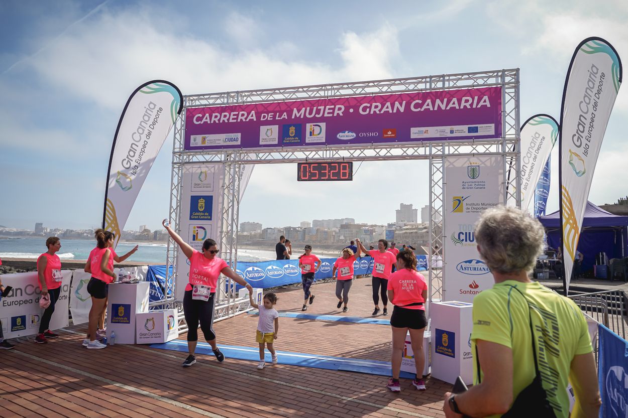 Las fotos de meta de la Carrera de la Mujer de Gran Canaria 11 52 39 15701 O