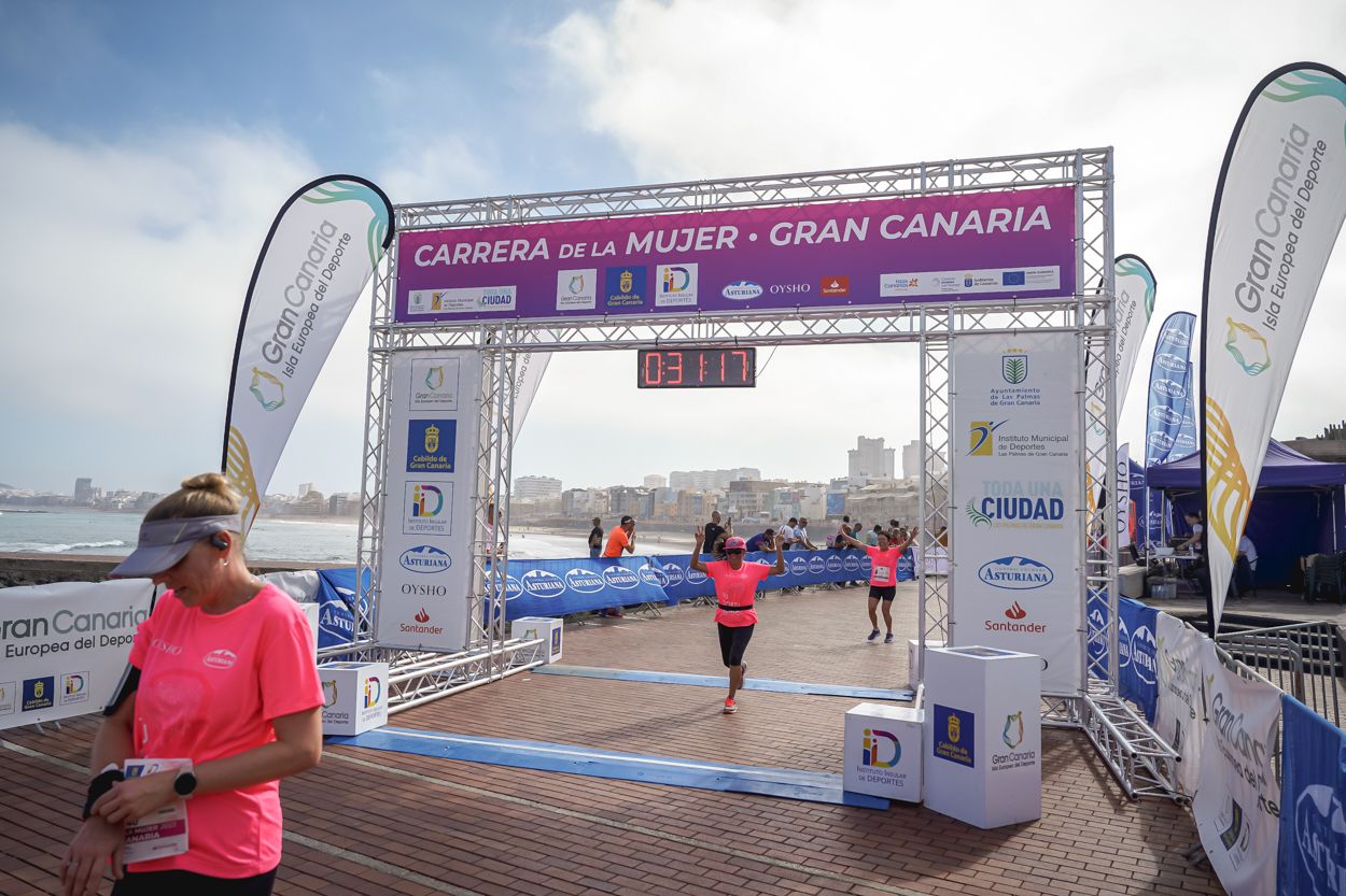 Las fotos de meta de la Carrera de la Mujer de Gran Canaria11 30 28 15701 O