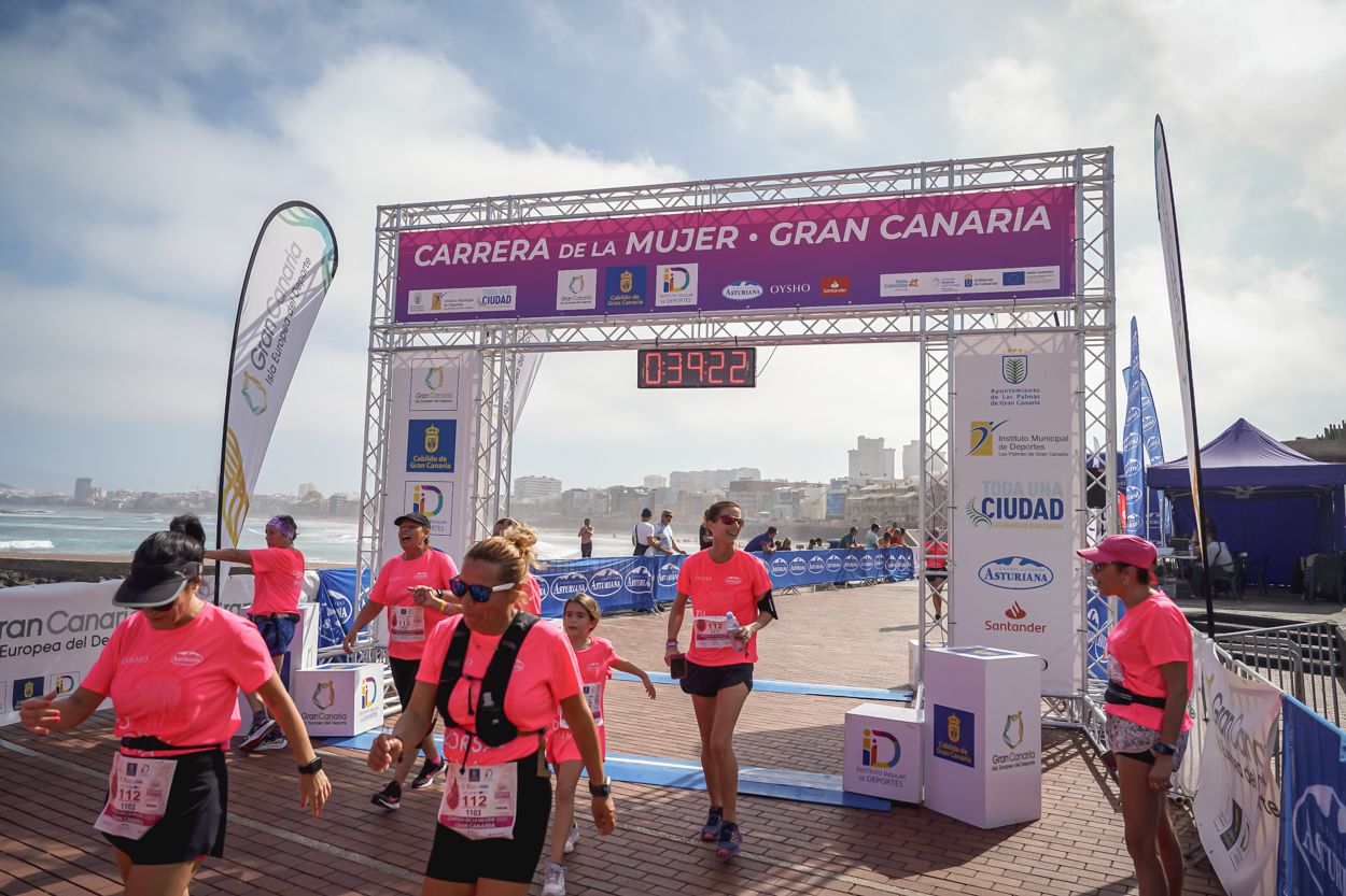 Las fotos de meta de la Carrera de la Mujer de Gran Canaria 11 38 32 15701 O