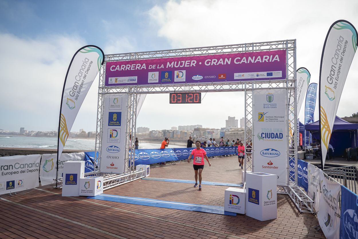 Las fotos de meta de la Carrera de la Mujer de Gran Canaria11 30 31 15701 O