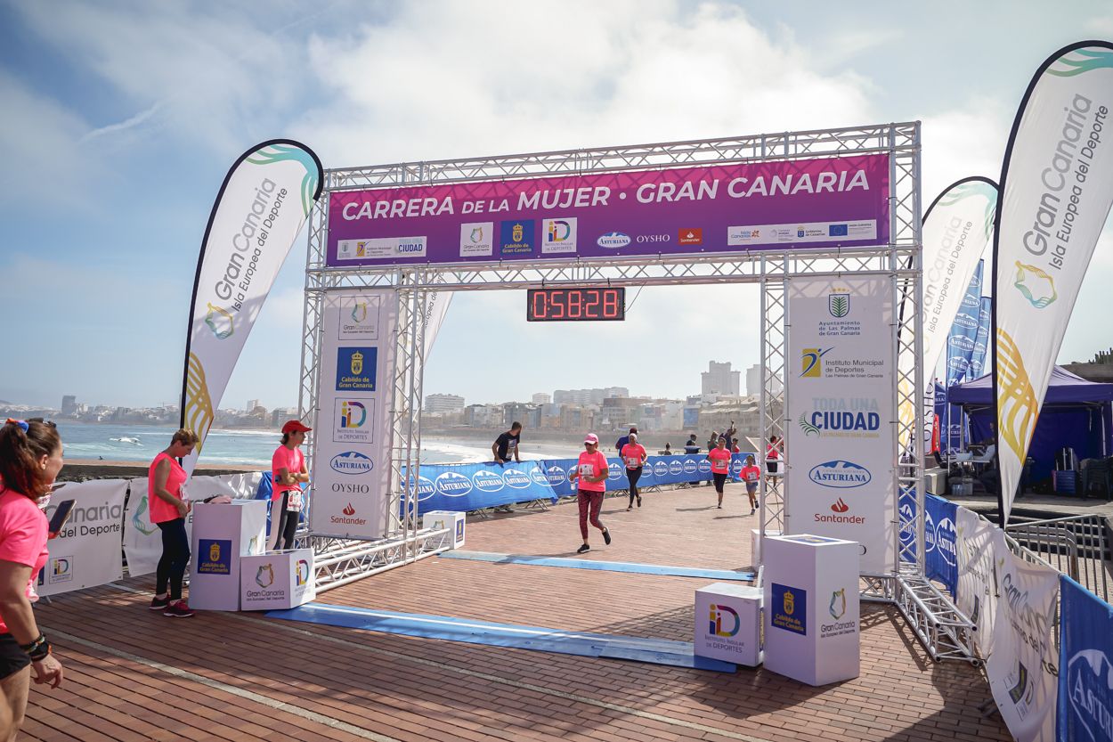 Las fotos de meta de la Carrera de la Mujer de Gran Canaria 11 57 39 15701 O