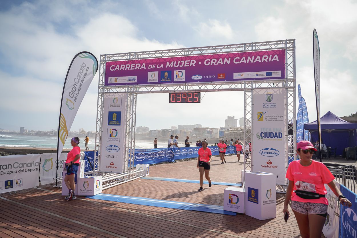 Las fotos de meta de la Carrera de la Mujer de Gran Canaria 11 38 36 15701 O