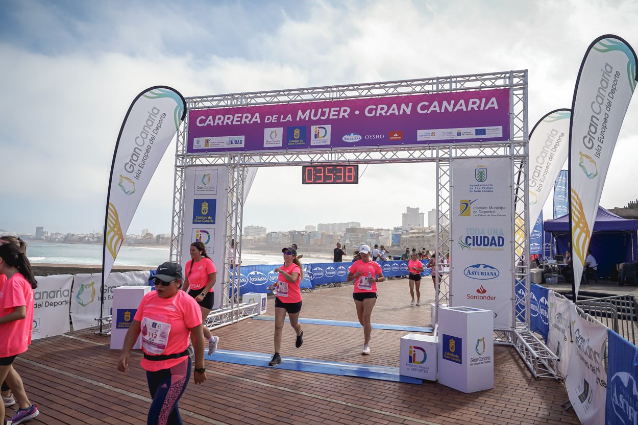 Las fotos de meta de la Carrera de la Mujer de Gran Canaria 11 34 49 15701 O