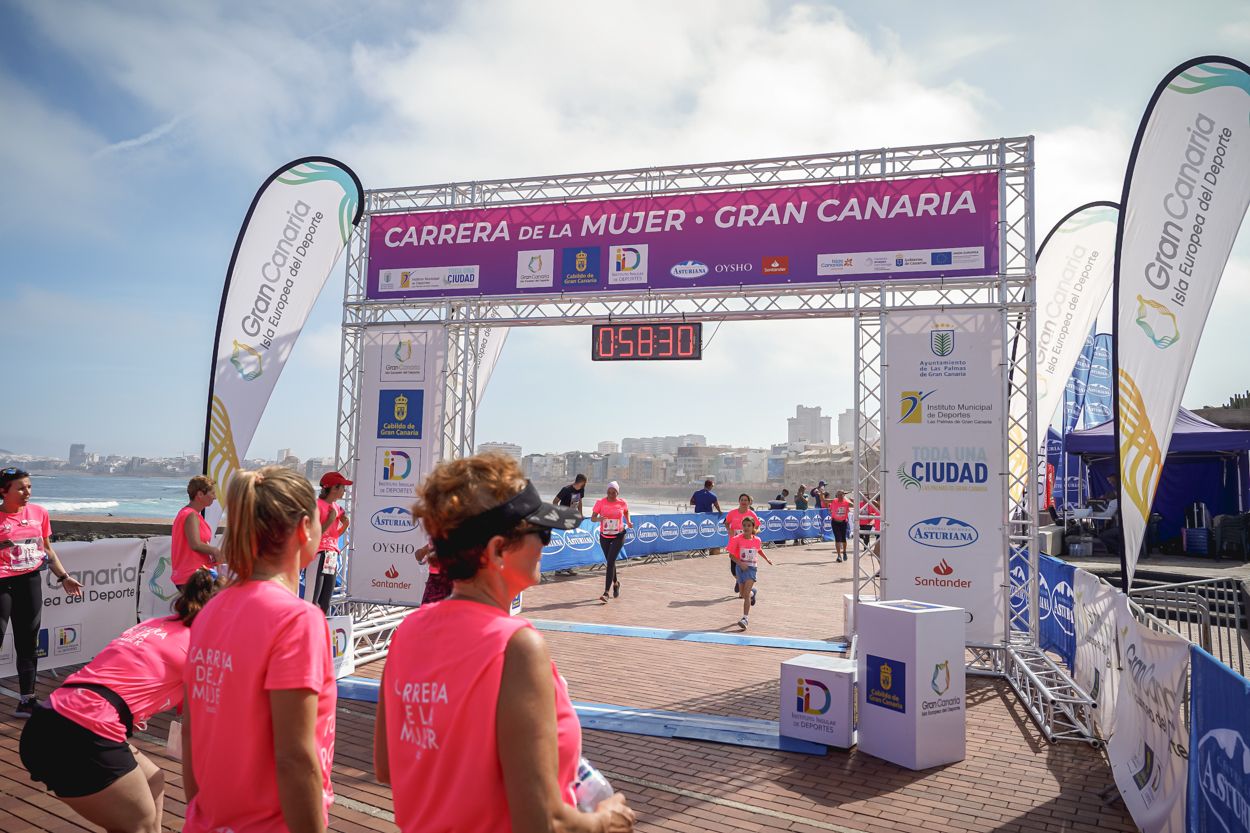 Las fotos de meta de la Carrera de la Mujer de Gran Canaria 11 57 41 15701 O