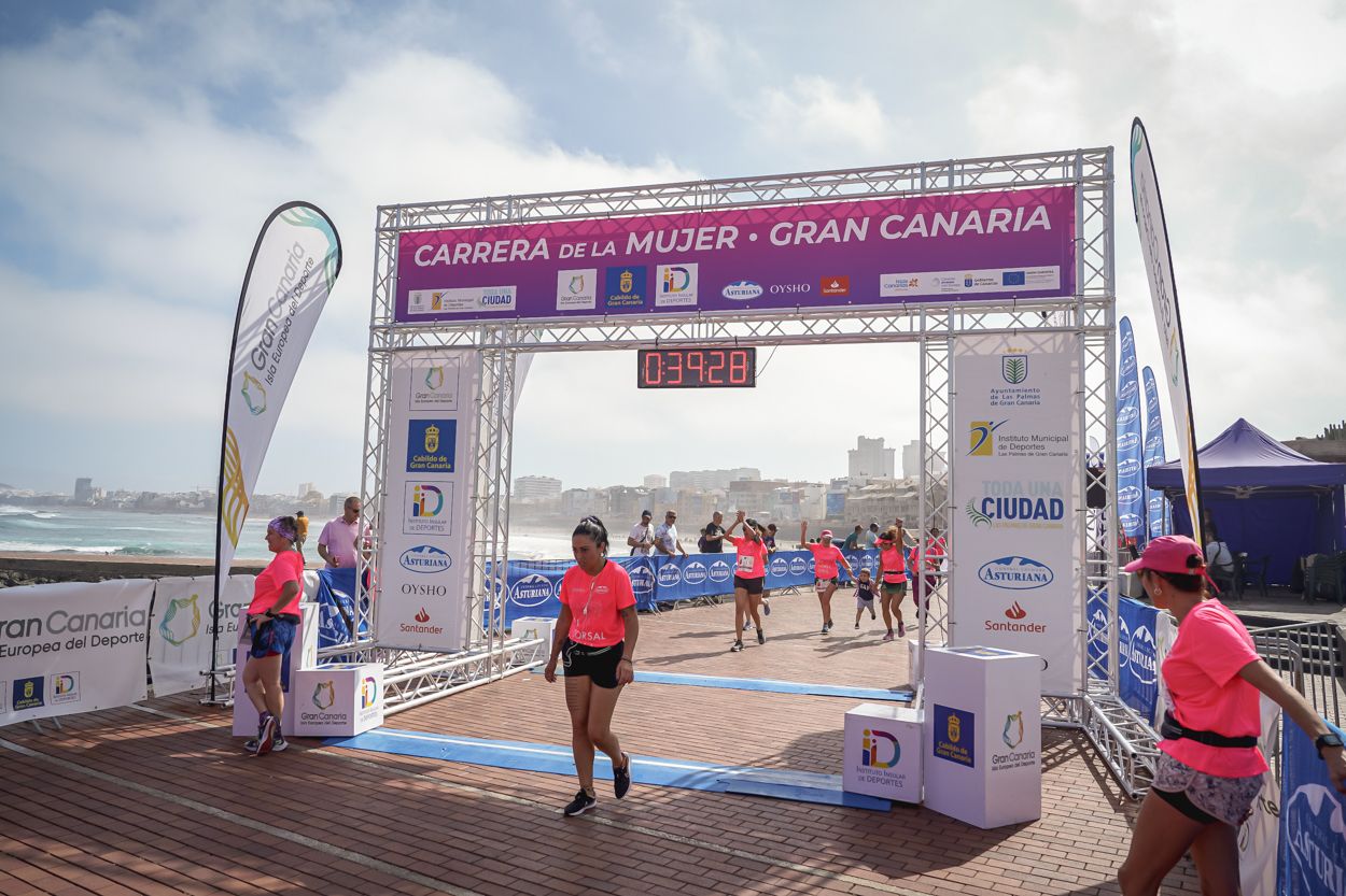 Las fotos de meta de la Carrera de la Mujer de Gran Canaria 11 38 38 15701 O