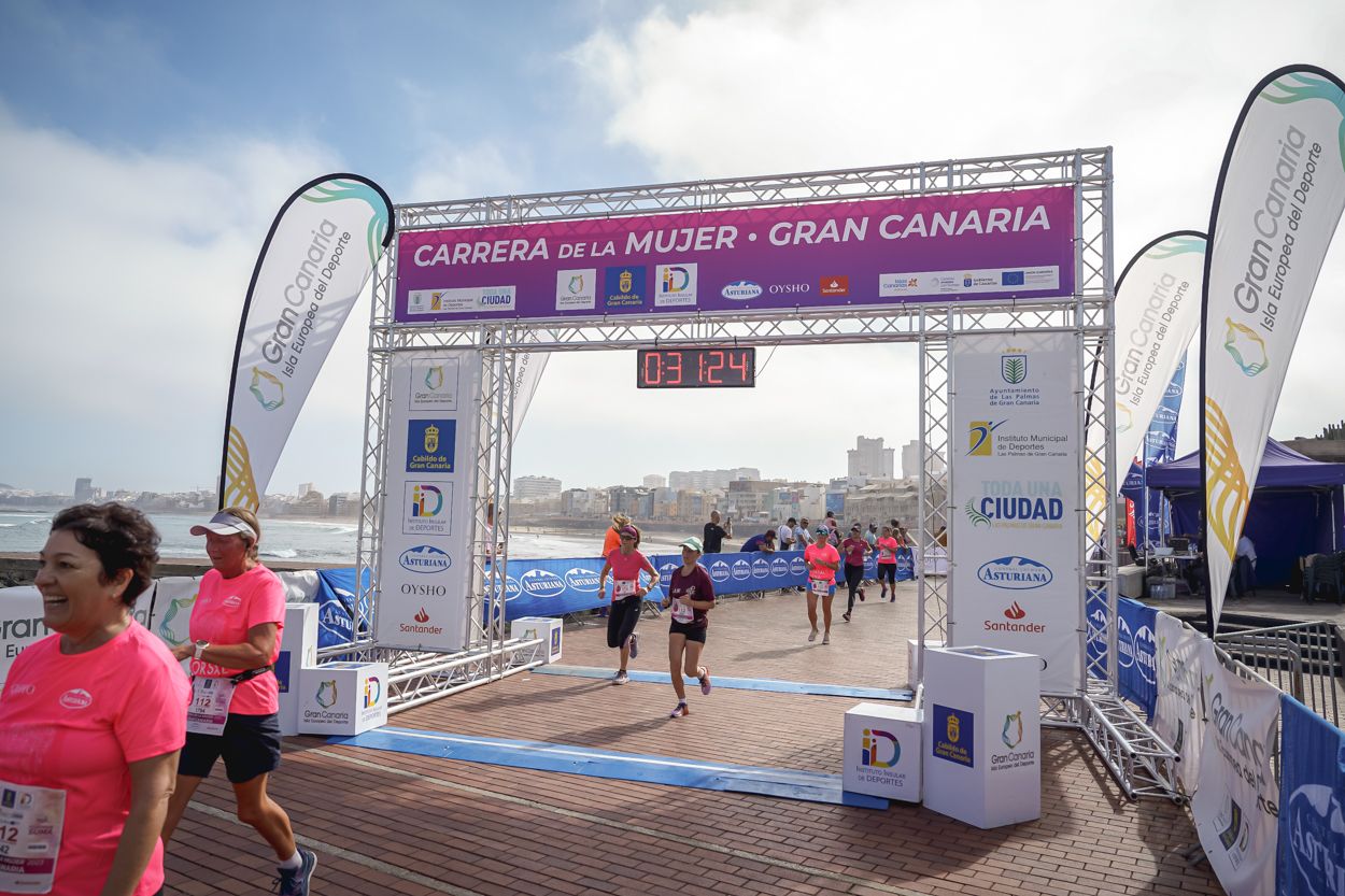 Las fotos de meta de la Carrera de la Mujer de Gran Canaria11 30 35 15701 O
