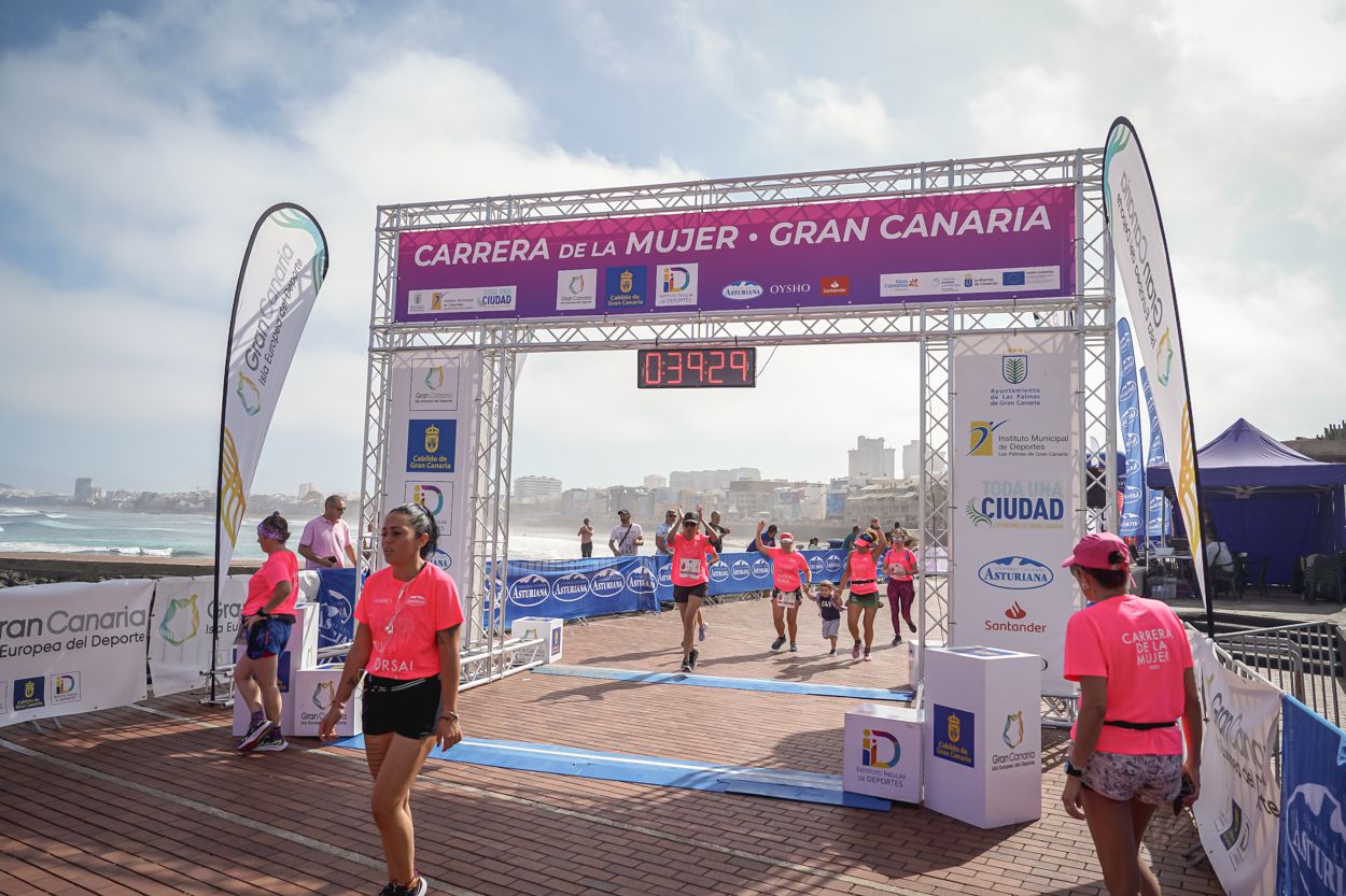 Las fotos de meta de la Carrera de la Mujer de Gran Canaria 11 38 40 15701 O