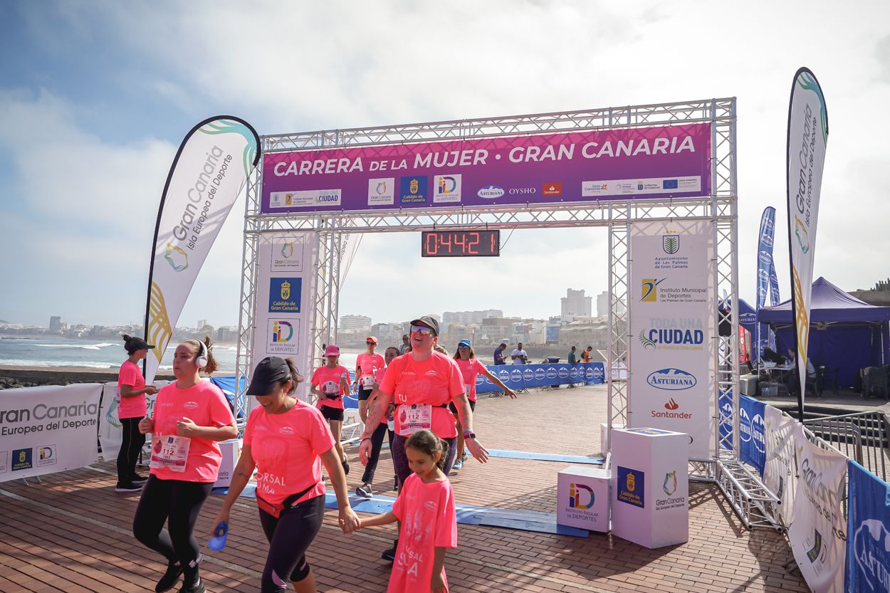 Las fotos de meta de la Carrera de la Mujer de Gran Canaria 11 43 32 15701 O