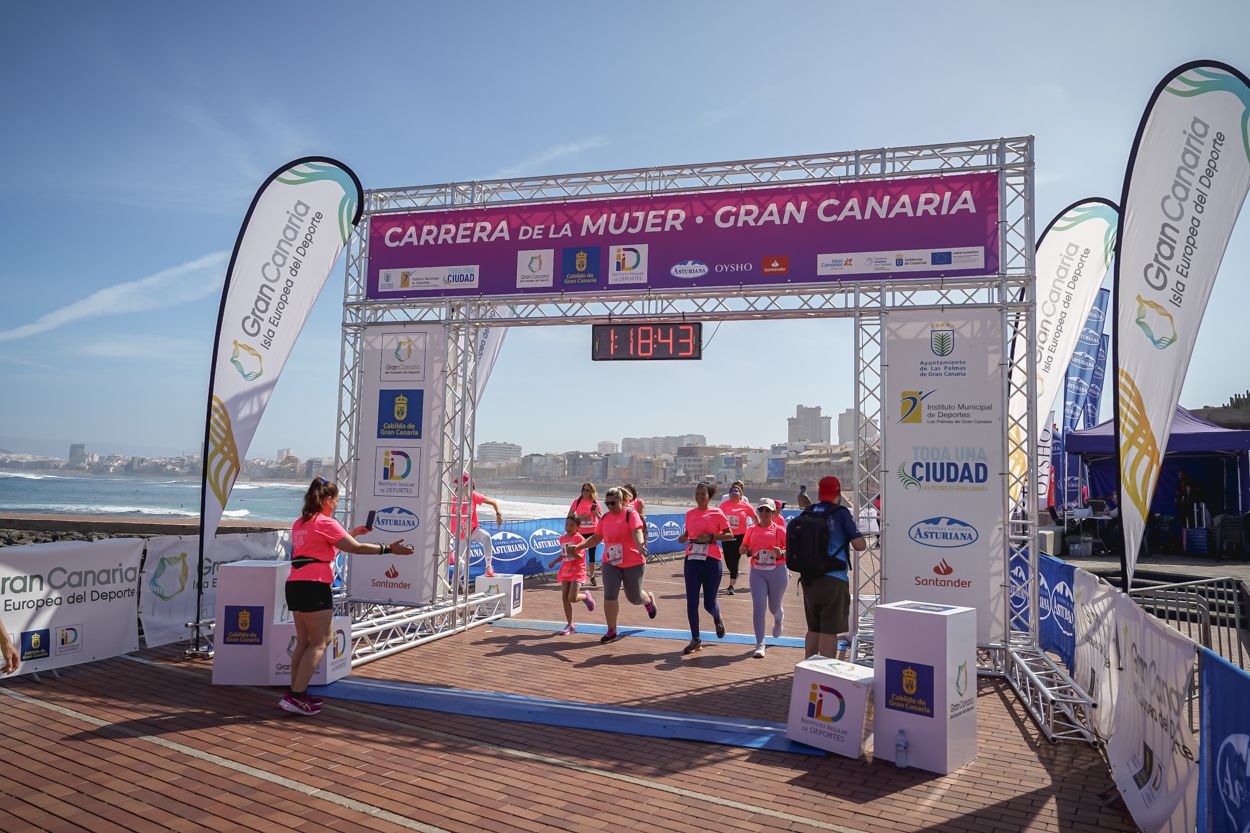 Las fotos de meta de la Carrera de la Mujer de Gran Canaria 12 17 54 15701 O