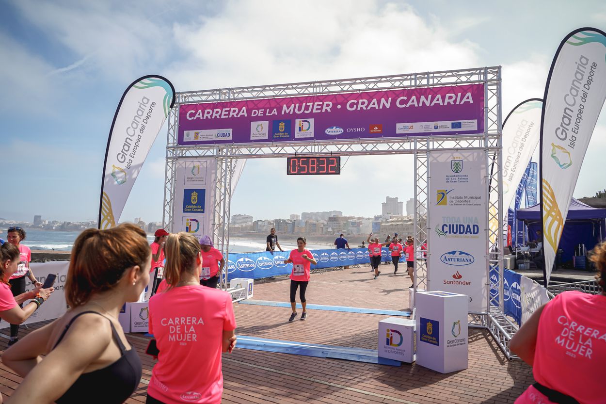 Las fotos de meta de la Carrera de la Mujer de Gran Canaria 11 57 43 15701 O