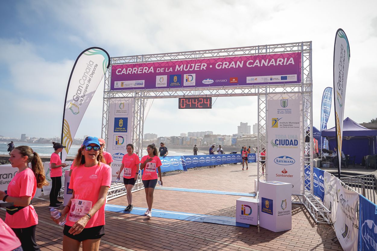 Las fotos de meta de la Carrera de la Mujer de Gran Canaria 11 43 35 15701 O