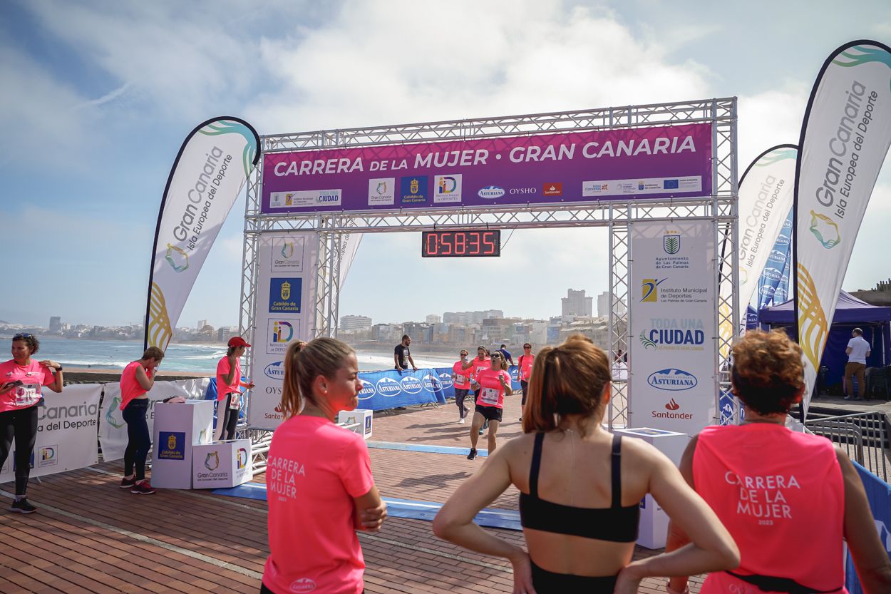 Las fotos de meta de la Carrera de la Mujer de Gran Canaria 11 57 46 15701 O