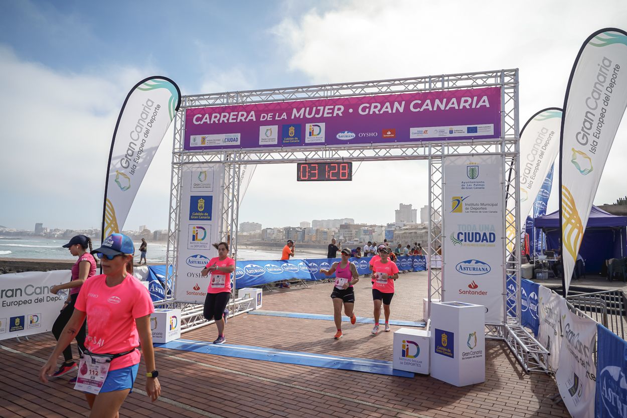 Las fotos de meta de la Carrera de la Mujer de Gran Canaria11 30 39 15701 O