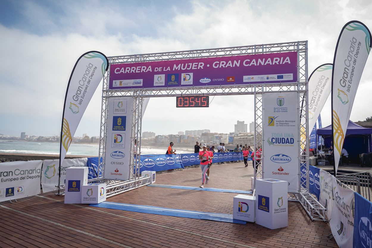 Las fotos de meta de la Carrera de la Mujer de Gran Canaria 11 34 56 15701 O