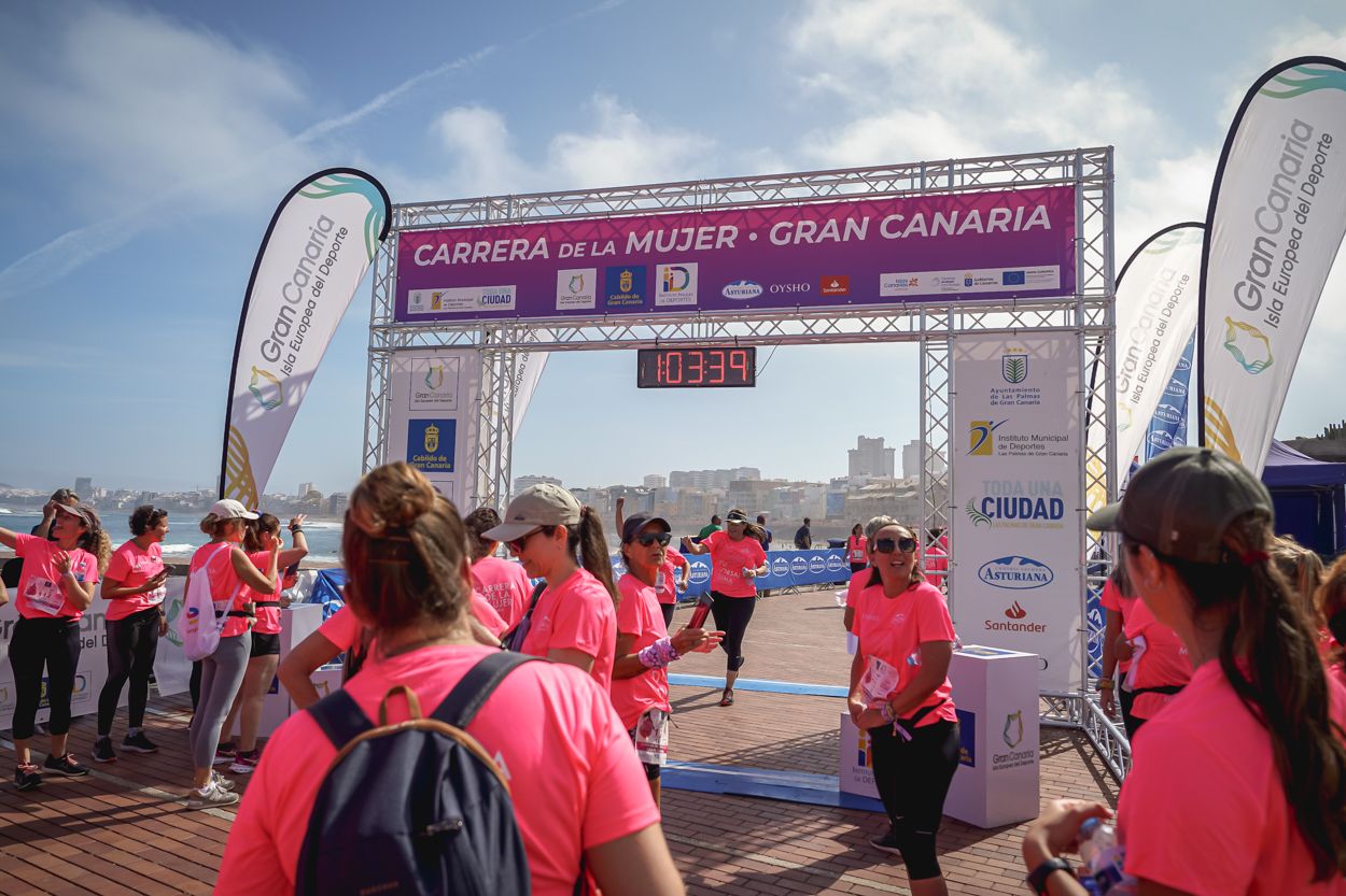 Las fotos de meta de la Carrera de la Mujer de Gran Canaria 12 02 50 15701 O