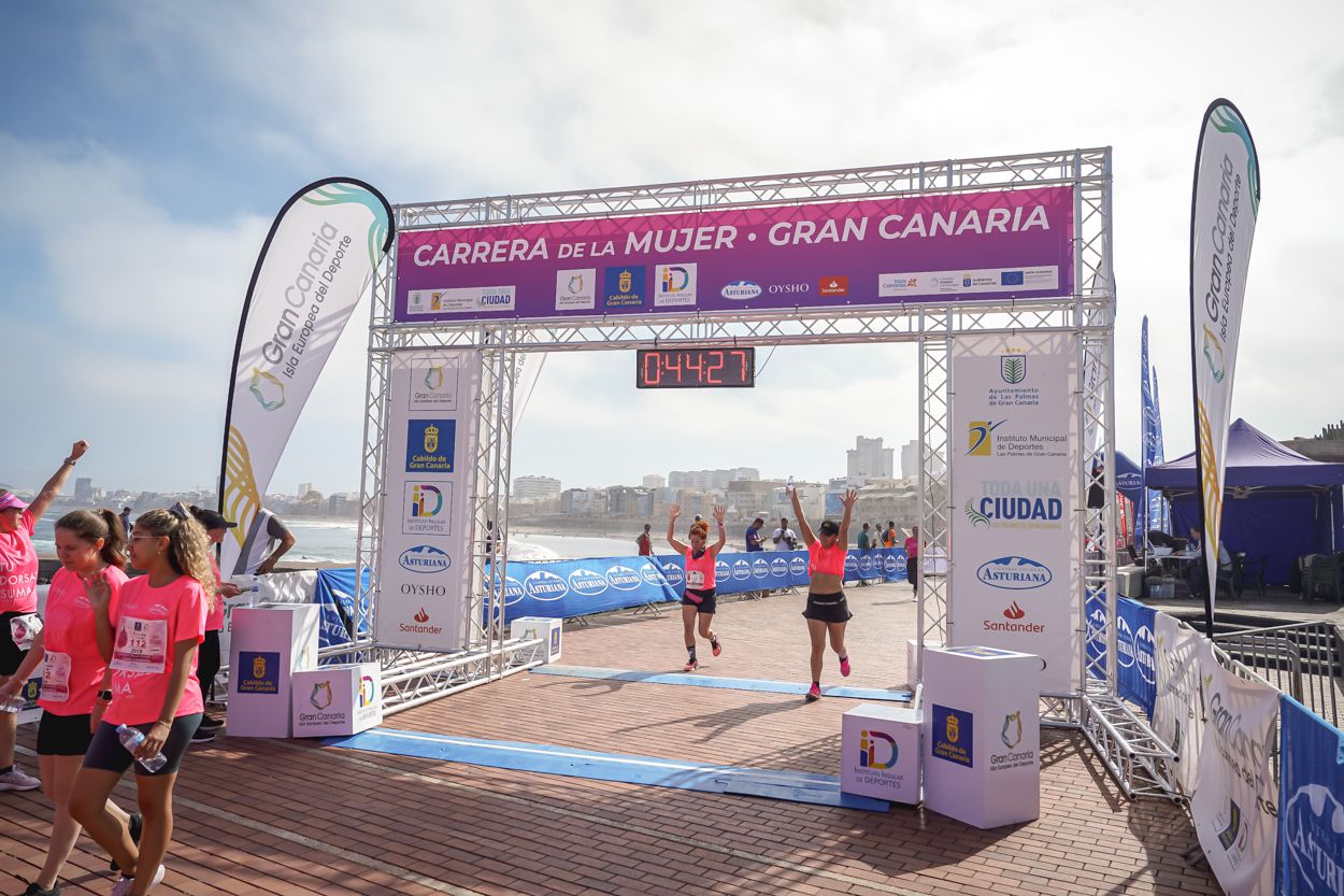Las fotos de meta de la Carrera de la Mujer de Gran Canaria 11 43 38 15701 O