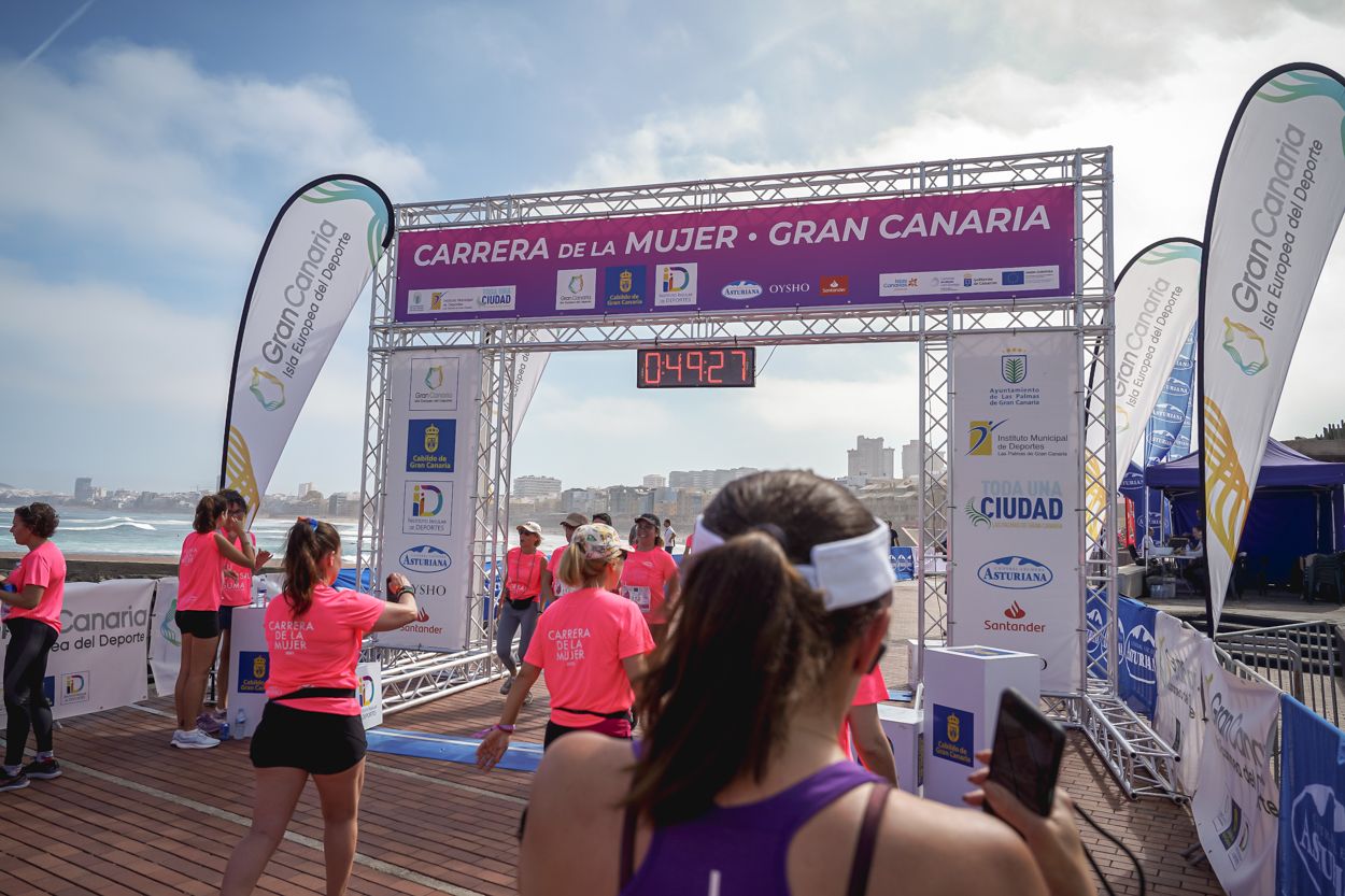 Las fotos de meta de la Carrera de la Mujer de Gran Canaria 11 48 37 15701 O
