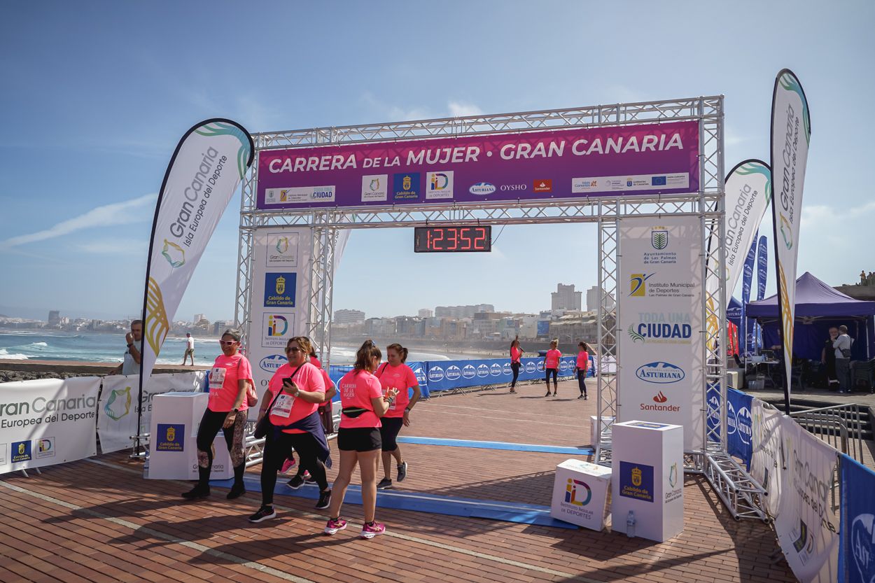Las fotos de meta de la Carrera de la Mujer de Gran Canaria 12 23 02 15701 O