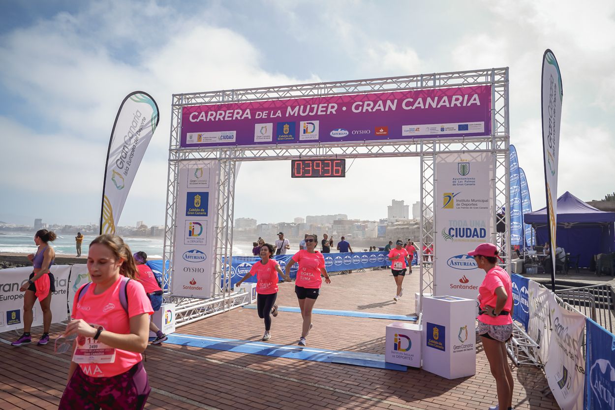 Las fotos de meta de la Carrera de la Mujer de Gran Canaria 11 38 47 15701 O