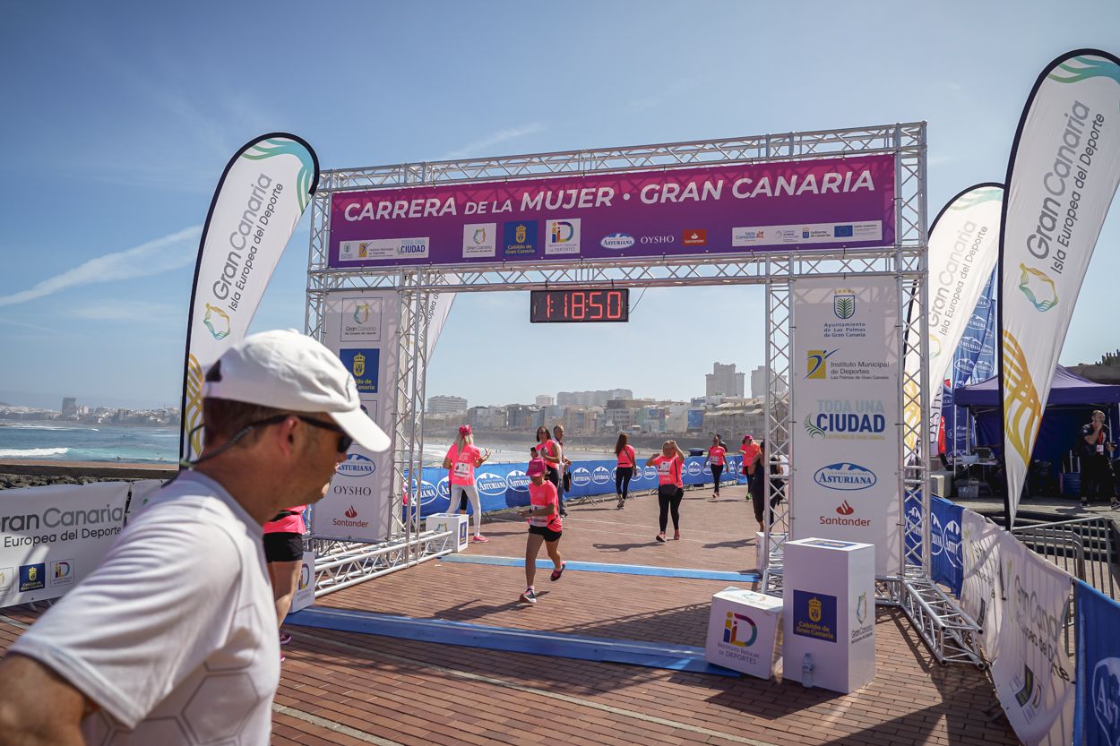 Las fotos de meta de la Carrera de la Mujer de Gran Canaria 12 18 01 15701 O